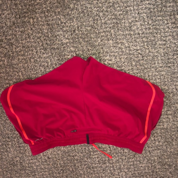 Nike swish short athletic shorts, dark pink in color size XL - Picture 2 of 2